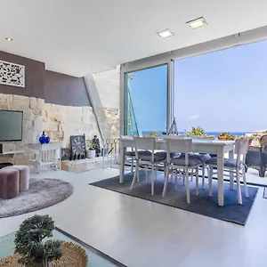 Bastions Seafront house Valletta